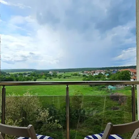 Relaxing In Shartrez Apartment