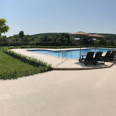 Apartment Relaxing In Shartrez Shkorpilovtsi